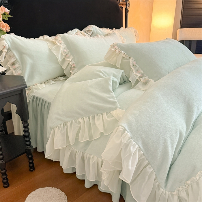 91家纺网 家纺一手货源 找家纺 富盛家纺 2025新款牛奶绒床裙款蕾丝刺绣四件套韩版法式公主风四件套--华尔兹系列 华尔兹-绿