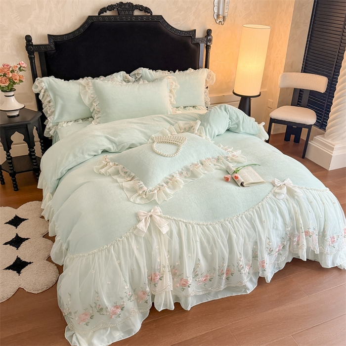 91家纺网 家纺一手货源 找家纺 富盛家纺 2025新款牛奶绒床裙款蕾丝刺绣四件套韩版法式公主风四件套--华尔兹系列 华尔兹-绿