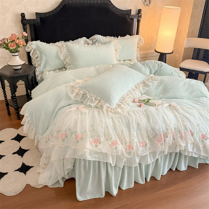 91家纺网 家纺一手货源 找家纺 富盛家纺 2025新款牛奶绒床裙款蕾丝刺绣四件套韩版法式公主风四件套--华尔兹系列 华尔兹-绿