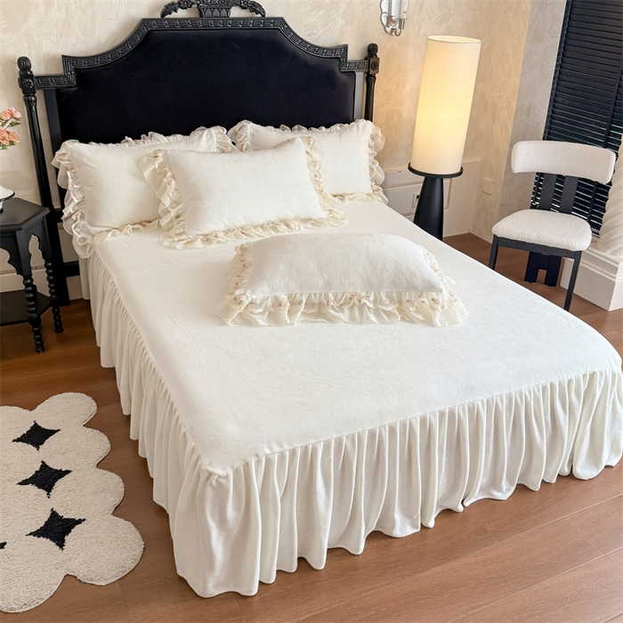 91家纺网 家纺一手货源 找家纺 富盛家纺 2025新款牛奶绒床裙款蕾丝刺绣四件套韩版法式公主风四件套--华尔兹系列 华尔兹-白