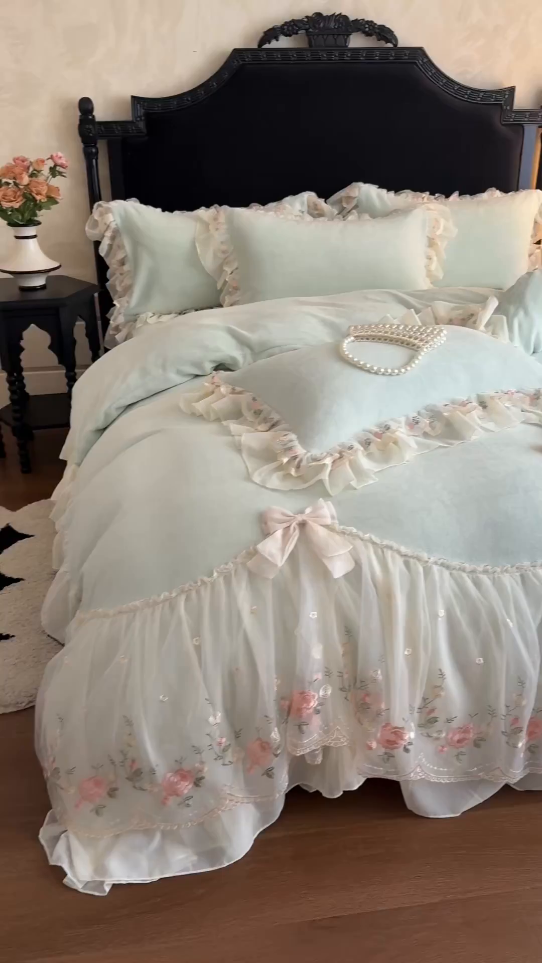 91家纺网 家纺一手货源 找家纺 富盛家纺 2025新款牛奶绒床裙款蕾丝刺绣四件套韩版法式公主风四件套--华尔兹系列 华尔兹-绿