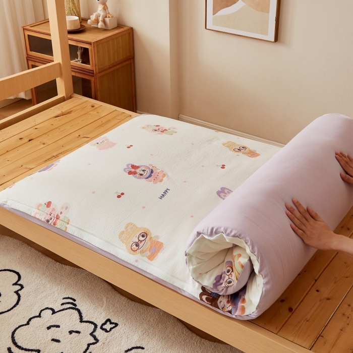 91家纺网 家纺一手货源 找家纺 小叮当家纺仓储工厂店 2025新款亲肤舒适A类云感水洗棉双层纱鱼鳞网棉花印花床褥 拉布大王