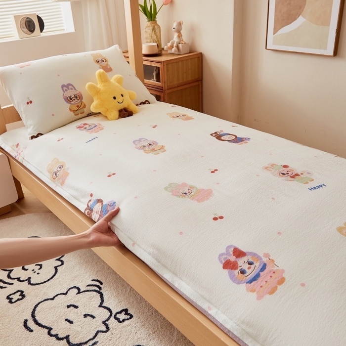 91家纺网 家纺一手货源 找家纺 小叮当家纺仓储工厂店 2025新款亲肤舒适A类云感水洗棉双层纱鱼鳞网棉花印花床褥 拉布大王