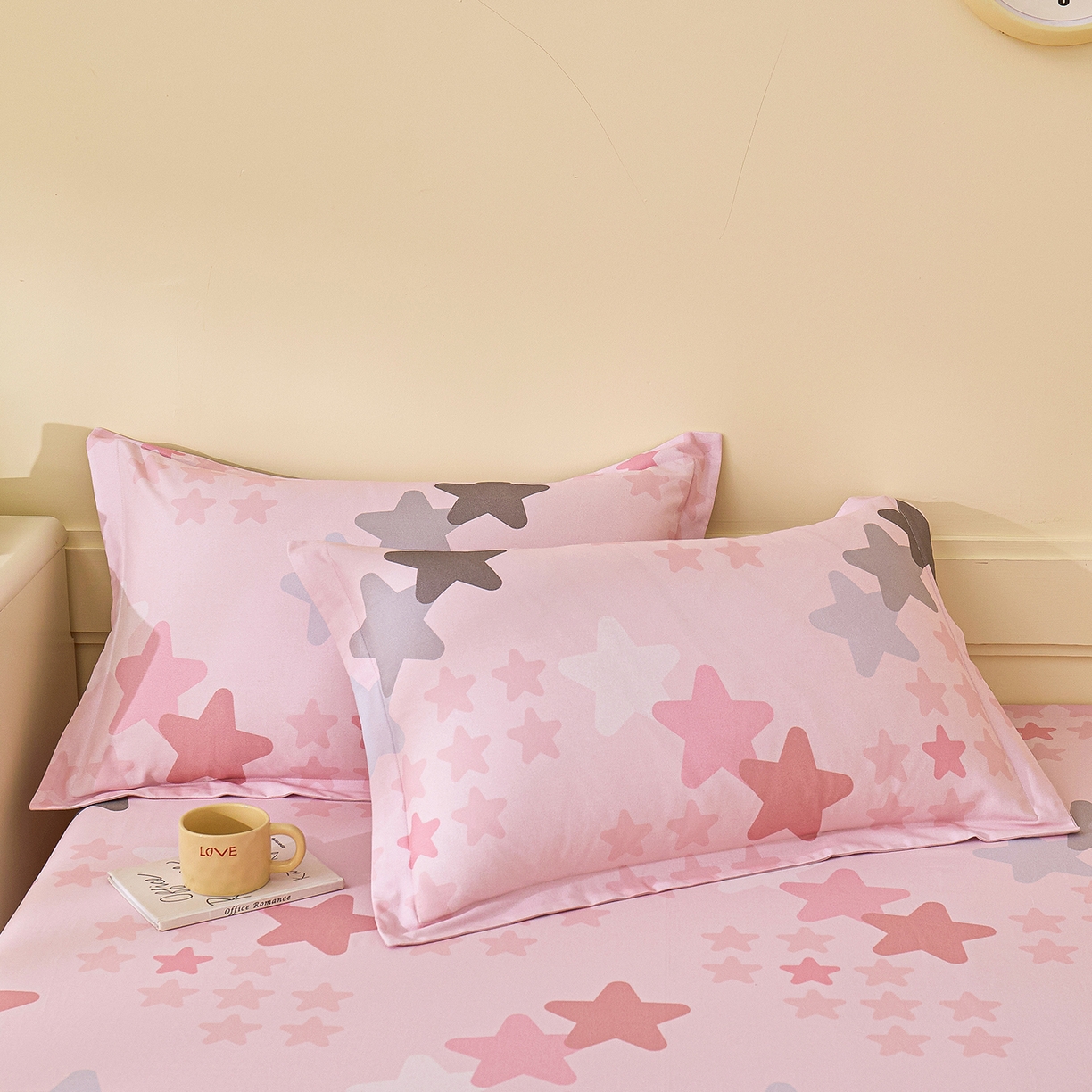 91家纺网 家纺一手货源 找家纺 元元家居（元元被业） 2025秋冬新款全棉纯棉磨毛印花单床单 星星格格