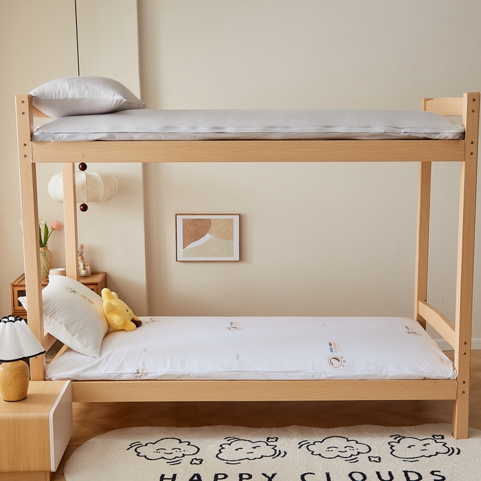 91家纺网 家纺一手货源 找家纺 小叮当家纺仓储工厂店 2025新款亲肤舒适A类云感水洗棉双层纱鱼鳞网棉花印花床褥 北极熊鱼鳞网棉花床褥