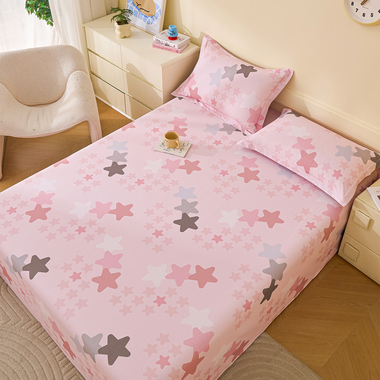 91家纺网 家纺一手货源 找家纺 元元家居（元元被业） 2025秋冬新款全棉纯棉磨毛印花单床单 星星格格