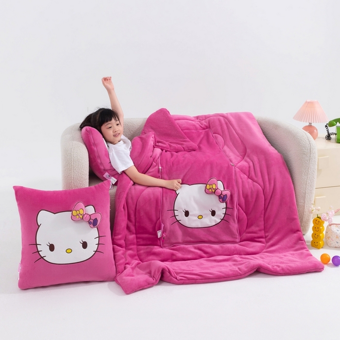 91家纺网 家纺一手货源 找家纺 照世家纺 2025新款牛奶绒立体三丽鸥抱枕被 凯蒂猫