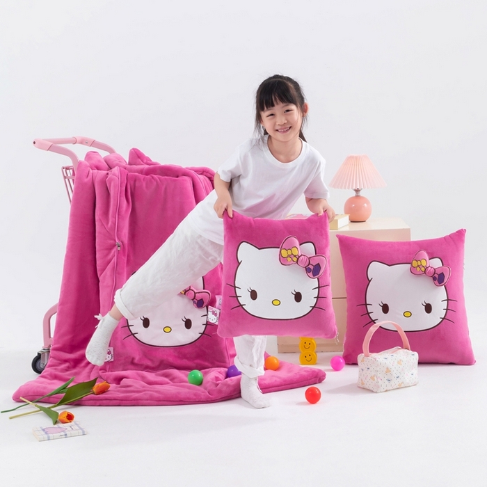 91家纺网 家纺一手货源 找家纺 照世家纺 2025新款牛奶绒立体三丽鸥抱枕被 凯蒂猫