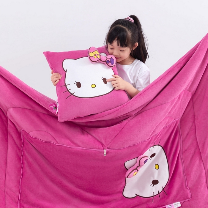 91家纺网 家纺一手货源 找家纺 照世家纺 2025新款牛奶绒立体三丽鸥抱枕被 凯蒂猫