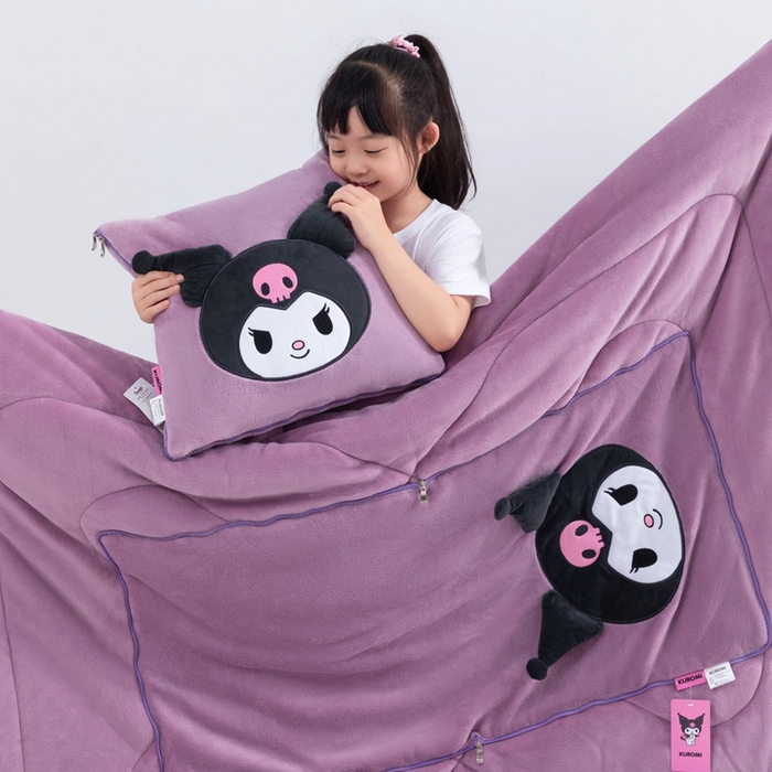 91家纺网 家纺一手货源 找家纺 照世家纺 2025新款牛奶绒立体三丽鸥抱枕被 库洛米