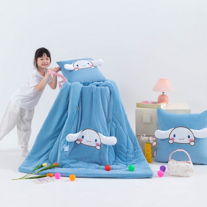 91家纺网 家纺一手货源 找家纺 照世家纺 2025新款牛奶绒立体三丽鸥抱枕被 玉桂狗