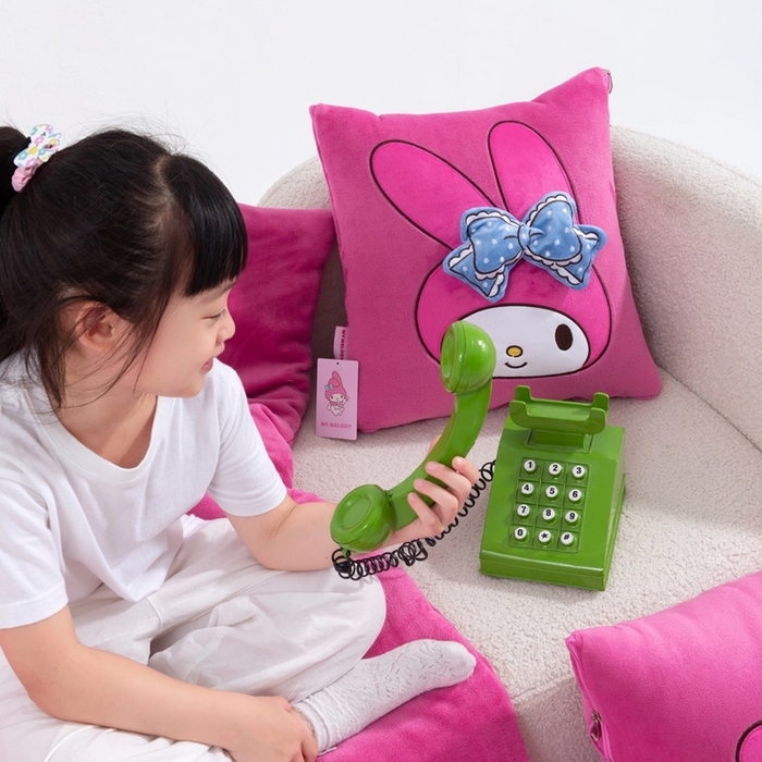 91家纺网 家纺一手货源 找家纺 照世家纺 2025新款牛奶绒立体三丽鸥抱枕被 美乐蒂