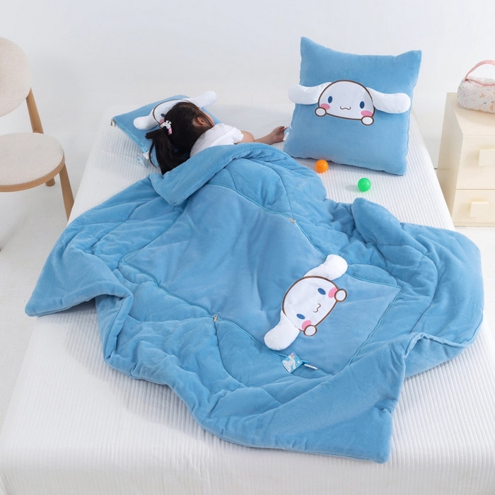 91家纺网 家纺一手货源 找家纺 照世家纺 2025新款牛奶绒立体三丽鸥抱枕被 玉桂狗