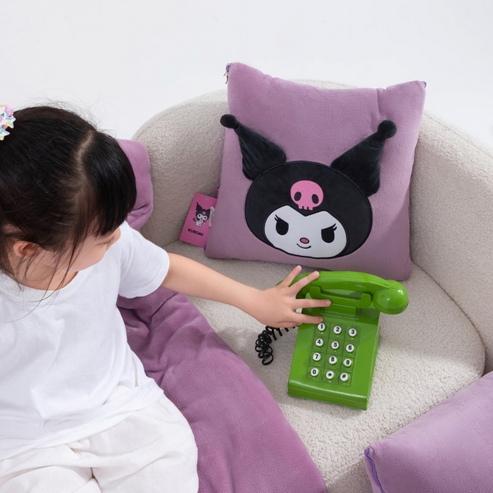 91家纺网 家纺一手货源 找家纺 照世家纺 2025新款牛奶绒立体三丽鸥抱枕被 库洛米