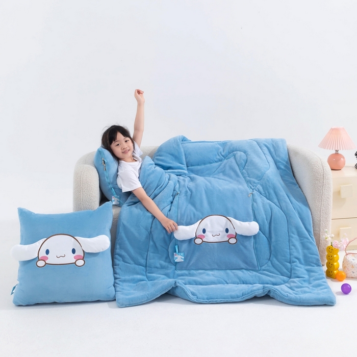 91家纺网 家纺一手货源 找家纺 照世家纺 2025新款牛奶绒立体三丽鸥抱枕被 玉桂狗