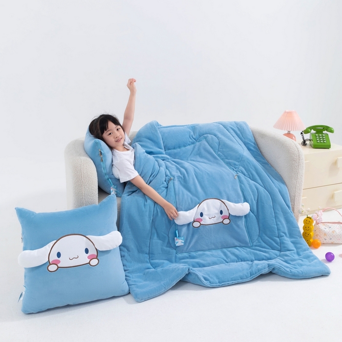 91家纺网 家纺一手货源 找家纺 照世家纺 2025新款牛奶绒立体三丽鸥抱枕被 玉桂狗