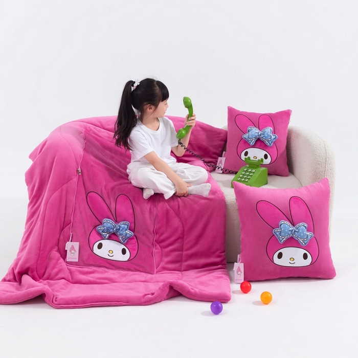 91家纺网 家纺一手货源 找家纺 （总）照世家纺 2025新款牛奶绒立体三丽鸥抱枕被