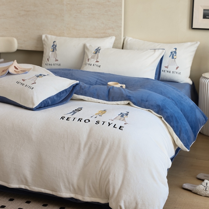 91家纺网 家纺一手货源 找家纺 （总）121【牛奶绒刺绣四件套】2025新款毛毯被子四件套单件床单被套床笠珊瑚绒牛奶绒冬被法兰绒兔毛绒刺绣男孩-Boy系列场景二