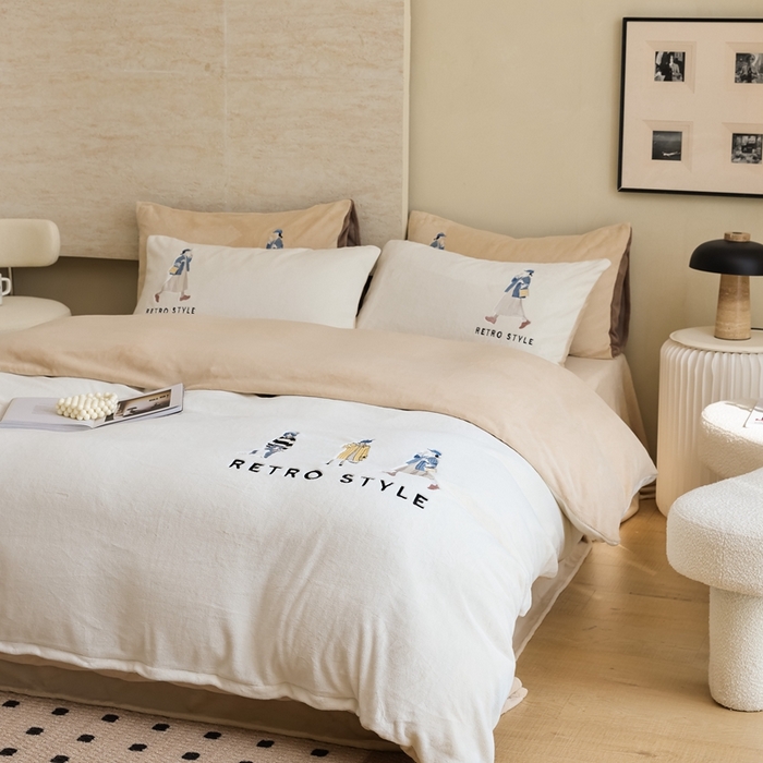 91家纺网 家纺一手货源 找家纺 （总）121【牛奶绒刺绣四件套】2025新款毛毯被子四件套单件床单被套床笠珊瑚绒牛奶绒冬被法兰绒兔毛绒刺绣男孩-Boy系列场景二