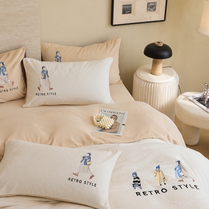 91家纺网 家纺一手货源 找家纺 （总）121【牛奶绒刺绣四件套】2025新款毛毯被子四件套单件床单被套床笠珊瑚绒牛奶绒冬被法兰绒兔毛绒刺绣男孩-Boy系列场景二