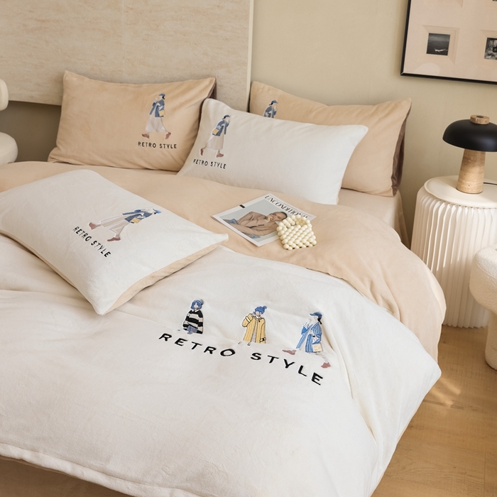 91家纺网 家纺一手货源 找家纺 （总）121【牛奶绒刺绣四件套】2025新款毛毯被子四件套单件床单被套床笠珊瑚绒牛奶绒冬被法兰绒兔毛绒刺绣男孩-Boy系列场景二