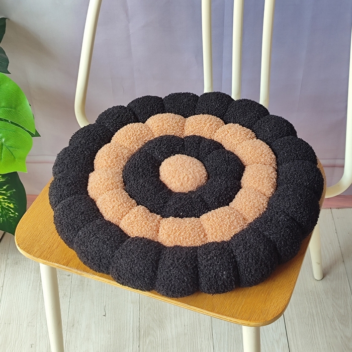 91家纺网 家纺一手货源 找家纺 （总）李帅家居 2025新款甜圈编织饼干坐垫抱枕靠垫沙发垫椅子垫毛绒玩偶垫子屁股垫