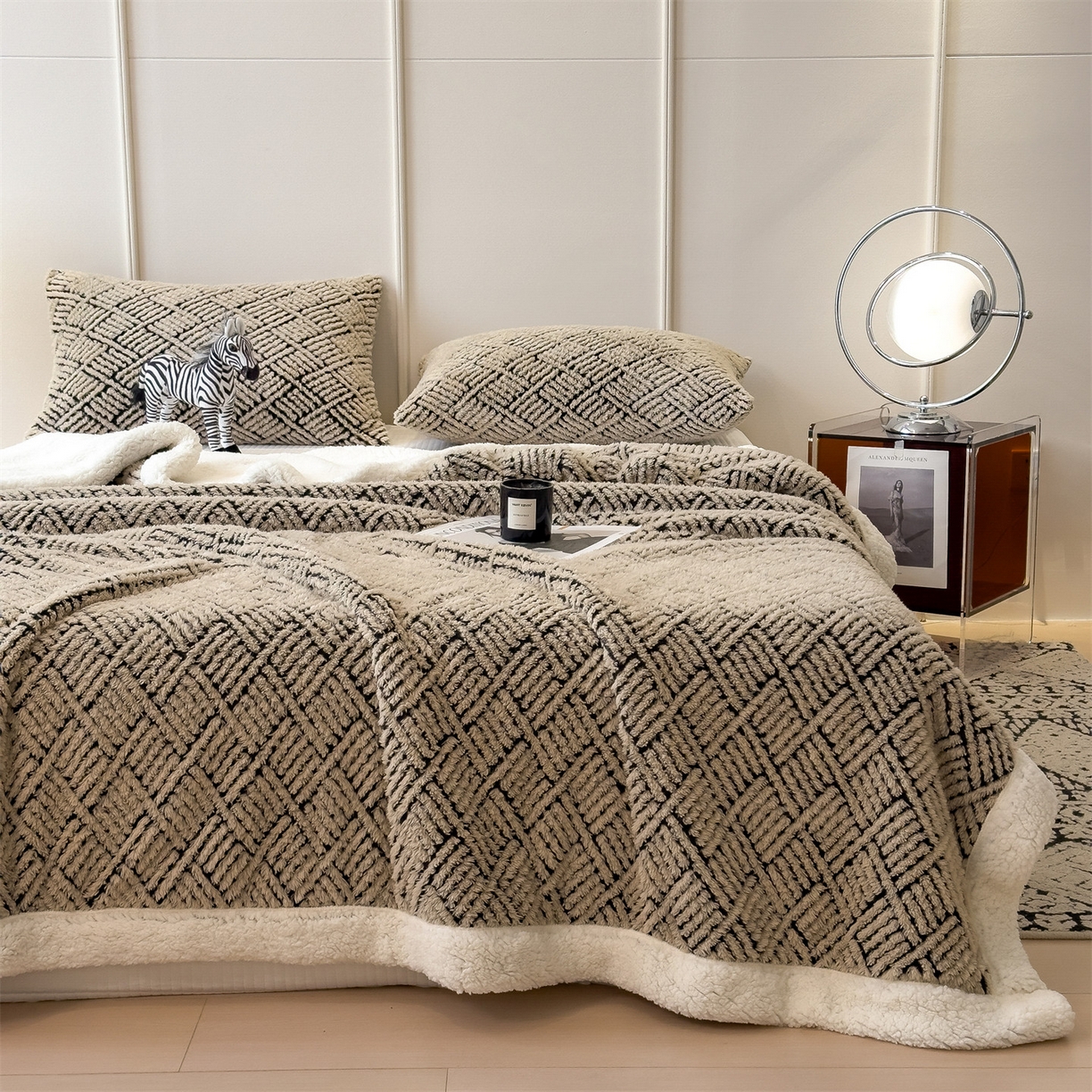 91家纺网 家纺一手货源 找家纺 乐家欣 2025新款双面暖绒毛毯 梦境-米驼