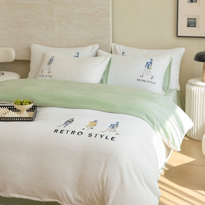 91家纺网 家纺一手货源 找家纺 121【牛奶绒刺绣四件套】2025新款毛毯被子四件套单件床单被套床笠珊瑚绒牛奶绒冬被法兰绒兔毛绒刺绣男孩-Boy系列场景二 baby-浅绿