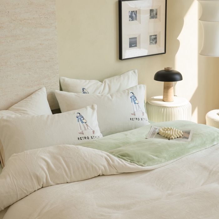 91家纺网 家纺一手货源 找家纺 121【牛奶绒刺绣四件套】2025新款毛毯被子四件套单件床单被套床笠珊瑚绒牛奶绒冬被法兰绒兔毛绒刺绣男孩-Boy系列场景二 baby-浅绿