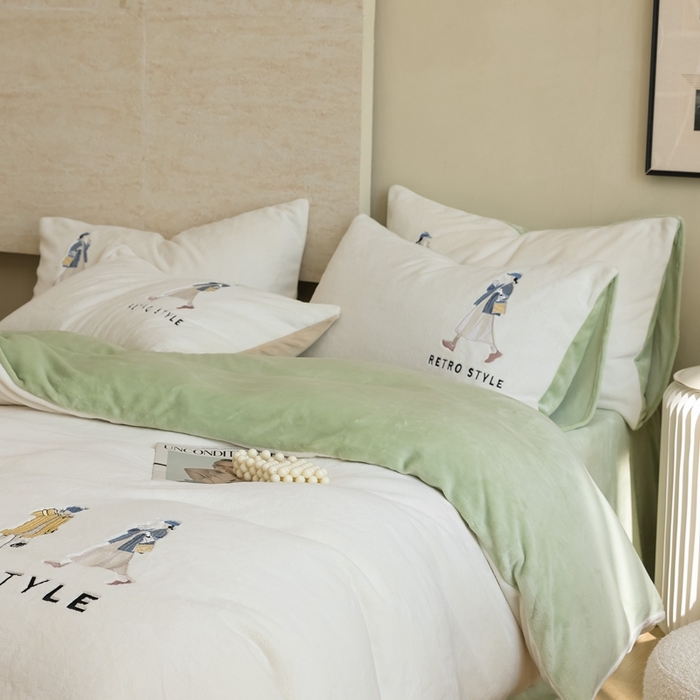 91家纺网 家纺一手货源 找家纺 121【牛奶绒刺绣四件套】2025新款毛毯被子四件套单件床单被套床笠珊瑚绒牛奶绒冬被法兰绒兔毛绒刺绣男孩-Boy系列场景二 baby-浅绿