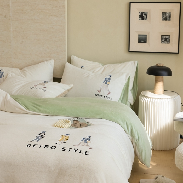 91家纺网 家纺一手货源 找家纺 121【牛奶绒刺绣四件套】2025新款毛毯被子四件套单件床单被套床笠珊瑚绒牛奶绒冬被法兰绒兔毛绒刺绣男孩-Boy系列场景二 baby-浅绿