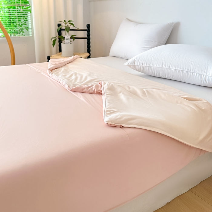 91家纺网 家纺一手货源 找家纺 小叮当家纺仓储工厂店 2025春夏新款亚朵同款夏季被子锦纶双感深睡被夏被夏凉被空调被pro2.0 橘雾粉