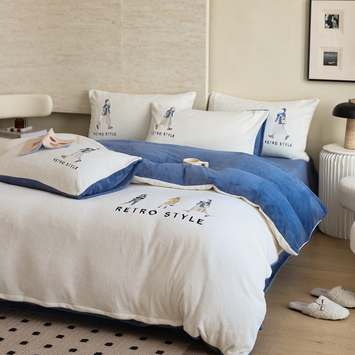 91家纺网 家纺一手货源 找家纺 121【牛奶绒刺绣四件套】2025新款毛毯被子四件套单件床单被套床笠珊瑚绒牛奶绒冬被法兰绒兔毛绒刺绣男孩-Boy系列场景二 baby-雾兰