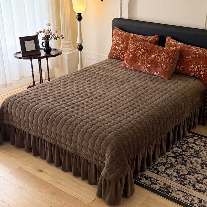 91家纺网 家纺一手货源 找家纺 金盛皇朝家纺 2025新款高克重美拉德牛奶绒床单床盖单件三件四件套 暖阳缀枝