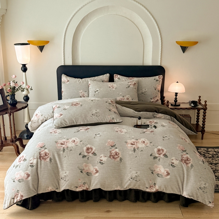 91家纺网 家纺一手货源 找家纺 金盛皇朝家纺 2025新款高克重美拉德牛奶绒床单床盖单件三件四件套 素花刻影