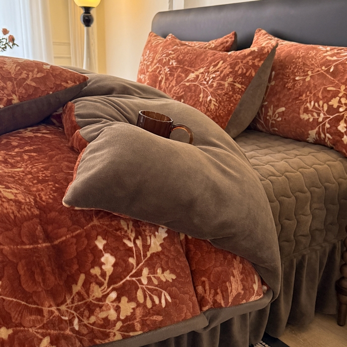 91家纺网 家纺一手货源 找家纺 金盛皇朝家纺 2025新款高克重美拉德牛奶绒床单床盖单件三件四件套 暖阳缀枝