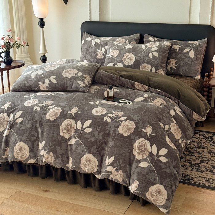 91家纺网 家纺一手货源 找家纺 金盛皇朝家纺 2025新款高克重美拉德牛奶绒床单床盖单件三件四件套 白玫映墨