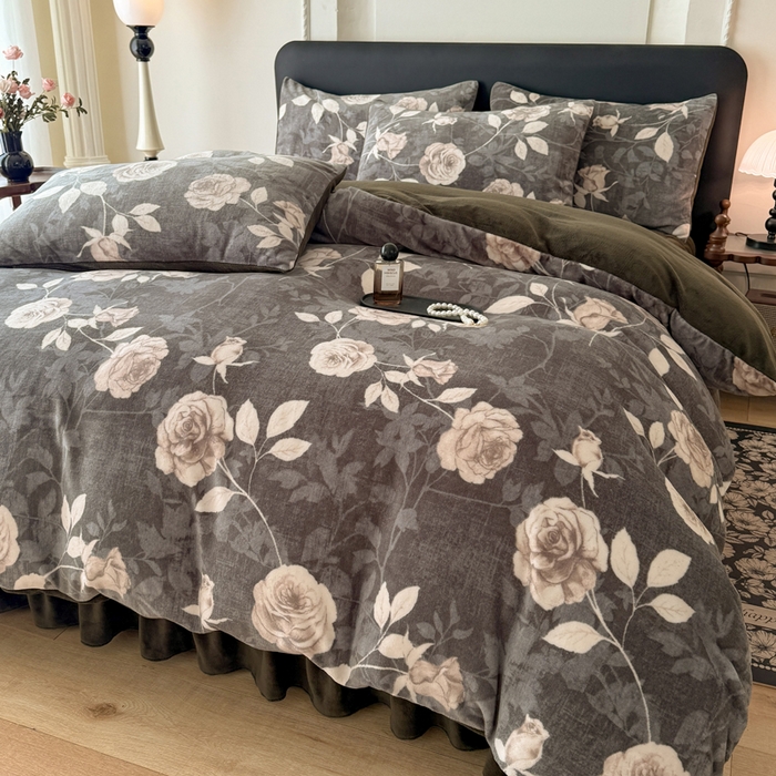 91家纺网 家纺一手货源 找家纺 金盛皇朝家纺 2025新款高克重美拉德牛奶绒床单床盖单件三件四件套 白玫映墨