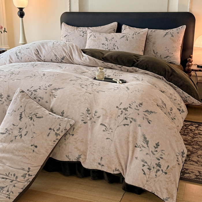 91家纺网 家纺一手货源 找家纺 金盛皇朝家纺 2025新款高克重美拉德牛奶绒床单床盖单件三件四件套 青枝缀叶