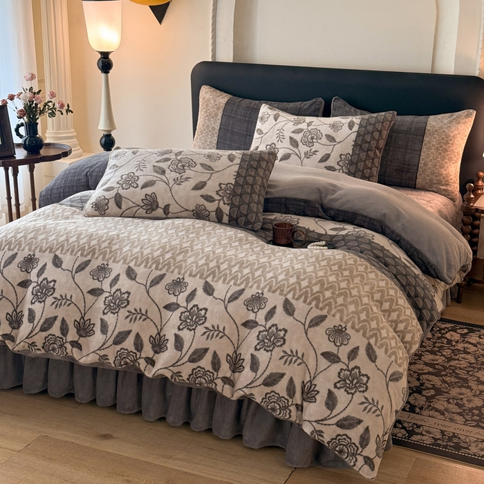 91家纺网 家纺一手货源 找家纺 金盛皇朝家纺 2025新款高克重美拉德牛奶绒床单床盖单件三件四件套 花影拓白