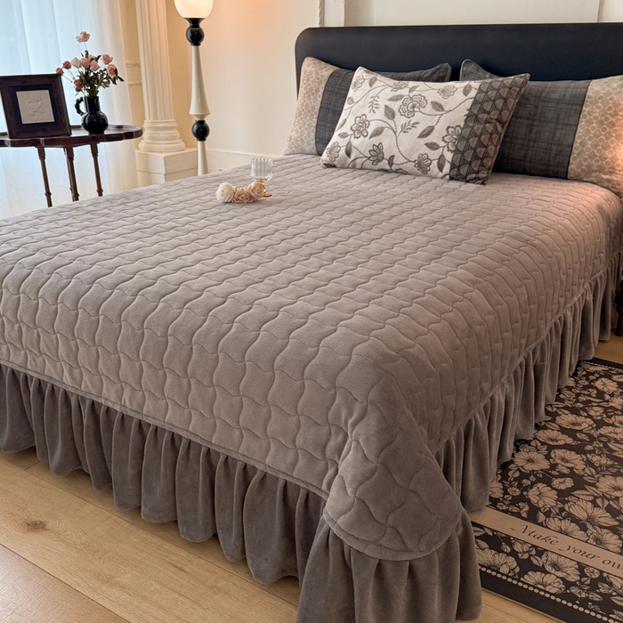 91家纺网 家纺一手货源 找家纺 金盛皇朝家纺 2025新款高克重美拉德牛奶绒床单床盖单件三件四件套 花影拓白