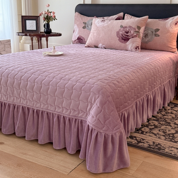 91家纺网 家纺一手货源 找家纺 金盛皇朝家纺 2025新款高克重美拉德牛奶绒床单床盖单件三件四件套 墨紫花魁