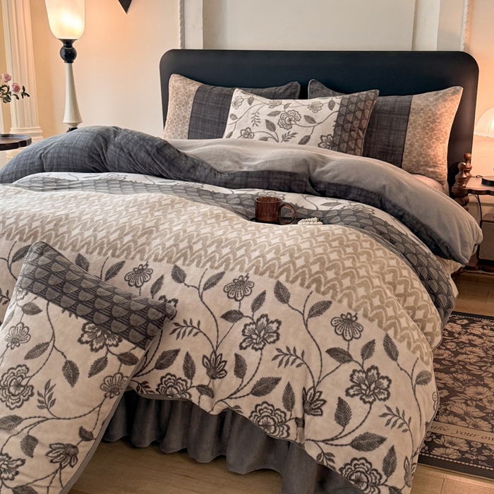 91家纺网 家纺一手货源 找家纺 金盛皇朝家纺 2025新款高克重美拉德牛奶绒床单床盖单件三件四件套 花影拓白