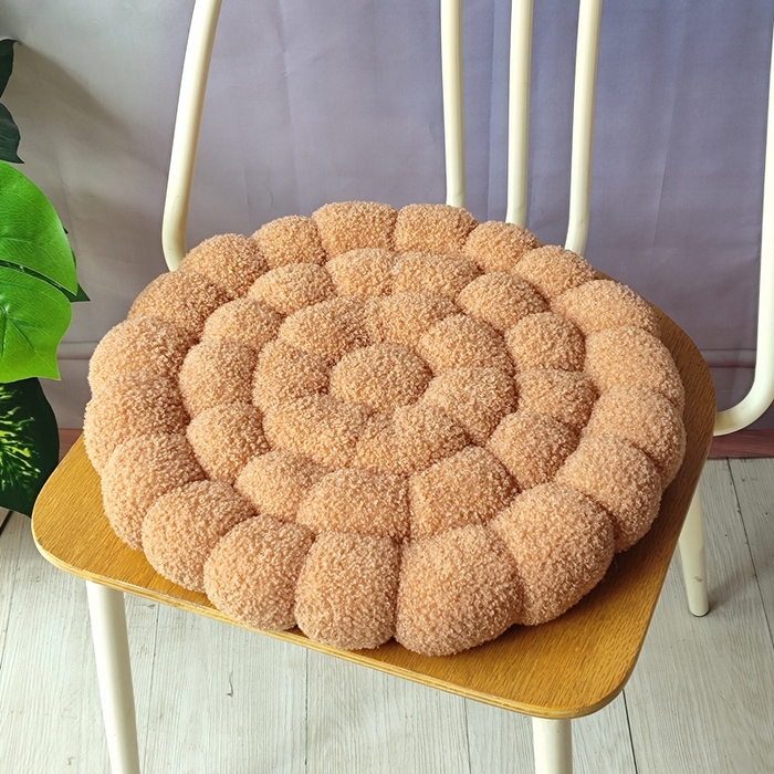 91家纺网 家纺一手货源 找家纺 （总）李帅家居 2025新款泰迪绒编织饼干坐垫手工馒头坐垫沙发垫椅子垫批发抱枕