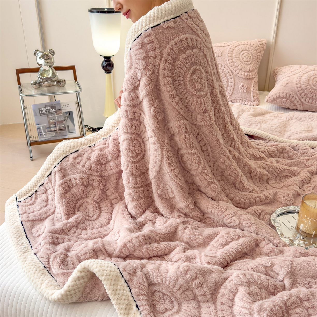 91家纺网 家纺一手货源 找家纺 乐家欣 2025新款A类花朵塔芙绒毛毯 花朵-粉玉