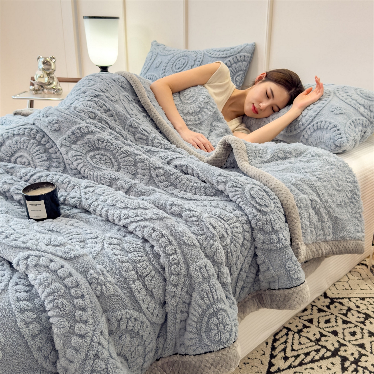 91家纺网 家纺一手货源 找家纺 乐家欣 2025新款A类花朵塔芙绒毛毯 花朵-湖蓝