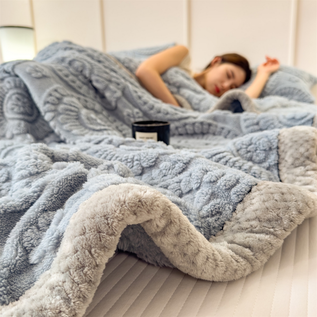 91家纺网 家纺一手货源 找家纺 乐家欣 2025新款A类花朵塔芙绒毛毯 花朵-湖蓝