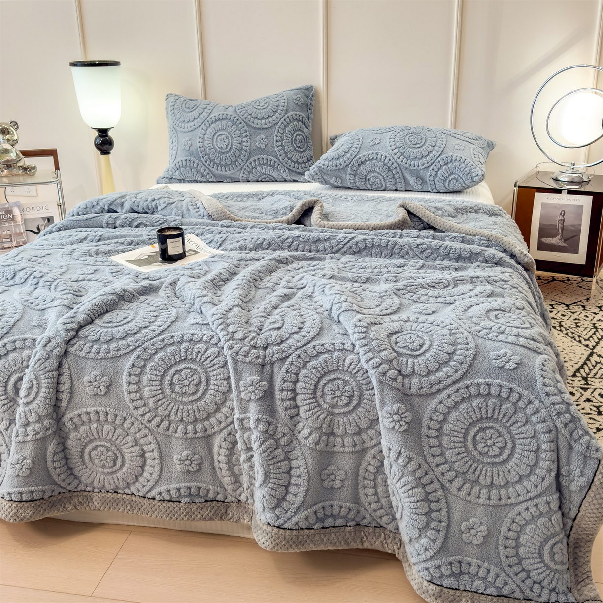 91家纺网 家纺一手货源 找家纺 乐家欣 2025新款A类花朵塔芙绒毛毯 花朵-湖蓝