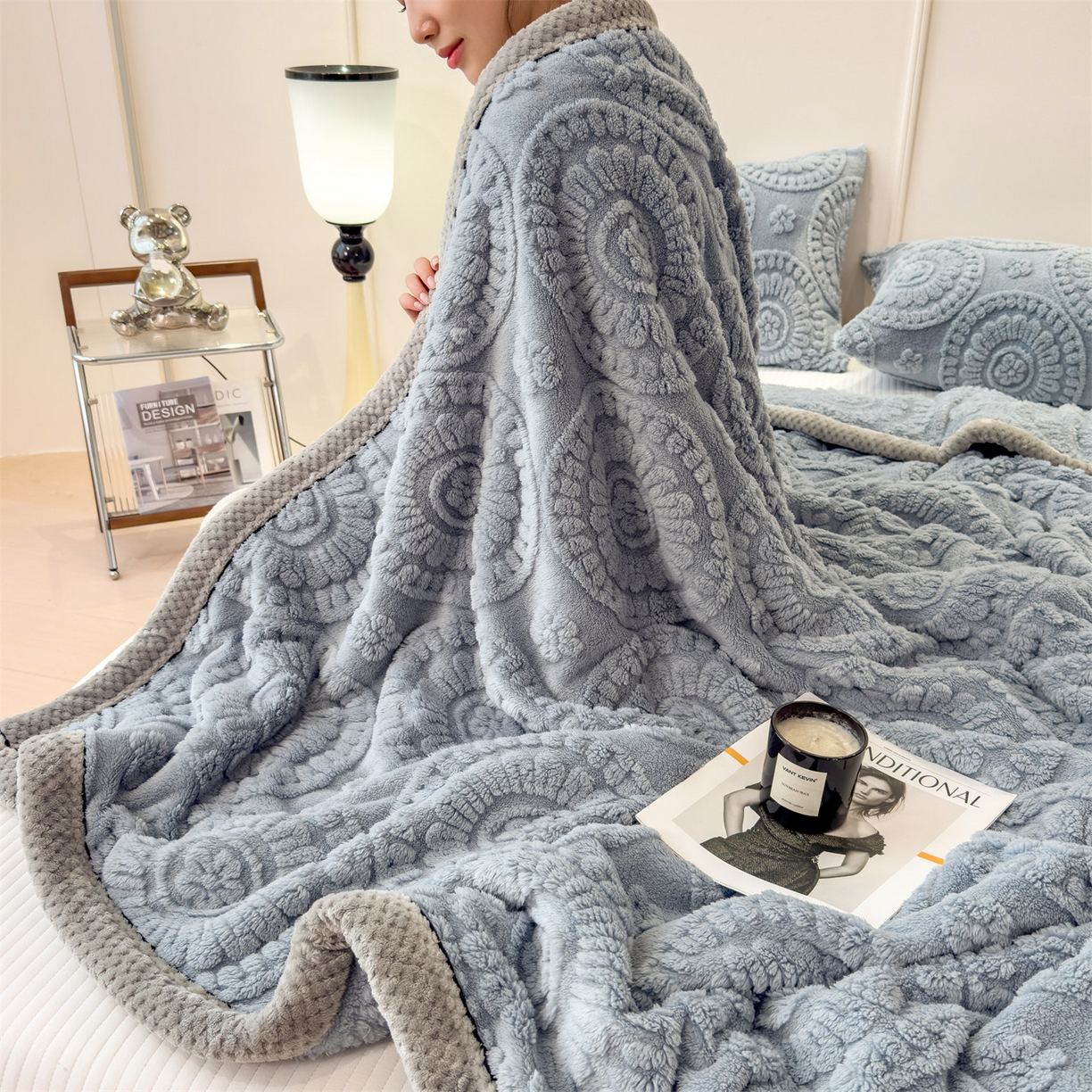 91家纺网 家纺一手货源 找家纺 乐家欣 2025新款A类花朵塔芙绒毛毯 花朵-湖蓝