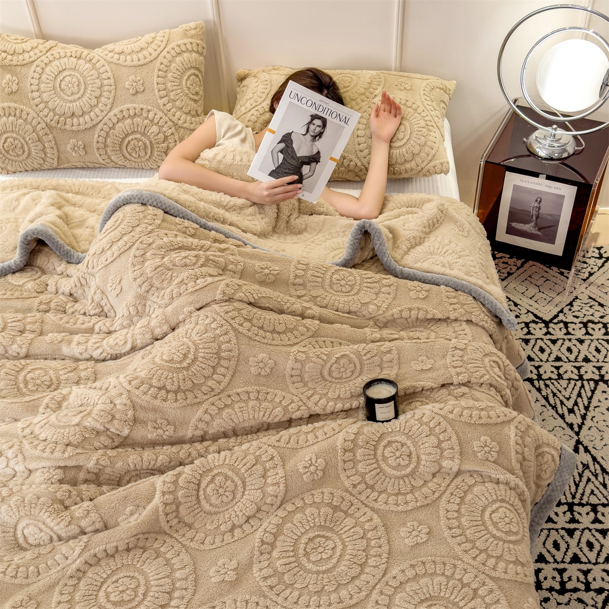 91家纺网 家纺一手货源 找家纺 乐家欣 2025新款A类花朵塔芙绒毛毯 花朵-米驼